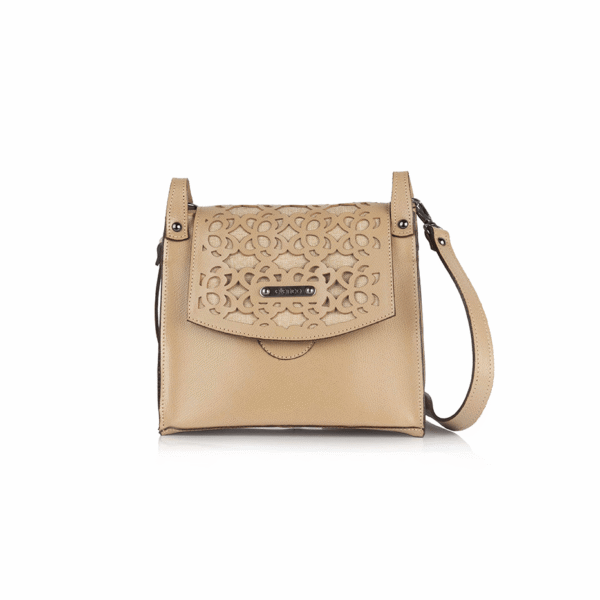 Mala média a tiracolo