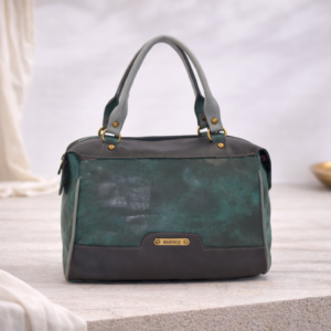 Mala em pele média de duas alças de mão